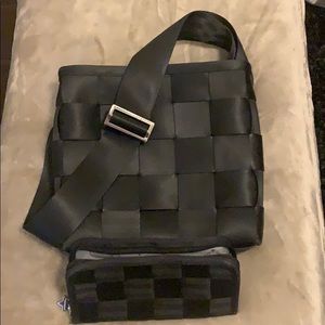 Harvey’s crossbody with wallet